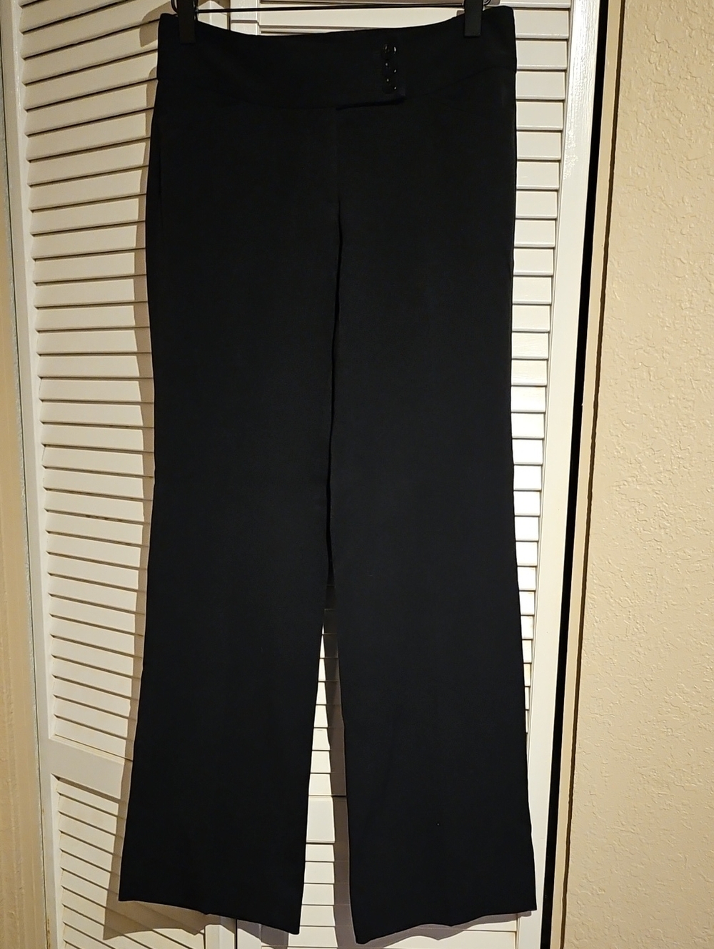 NWOT White House Black Market Black Modern Boot Cut Pants Size 0 Short